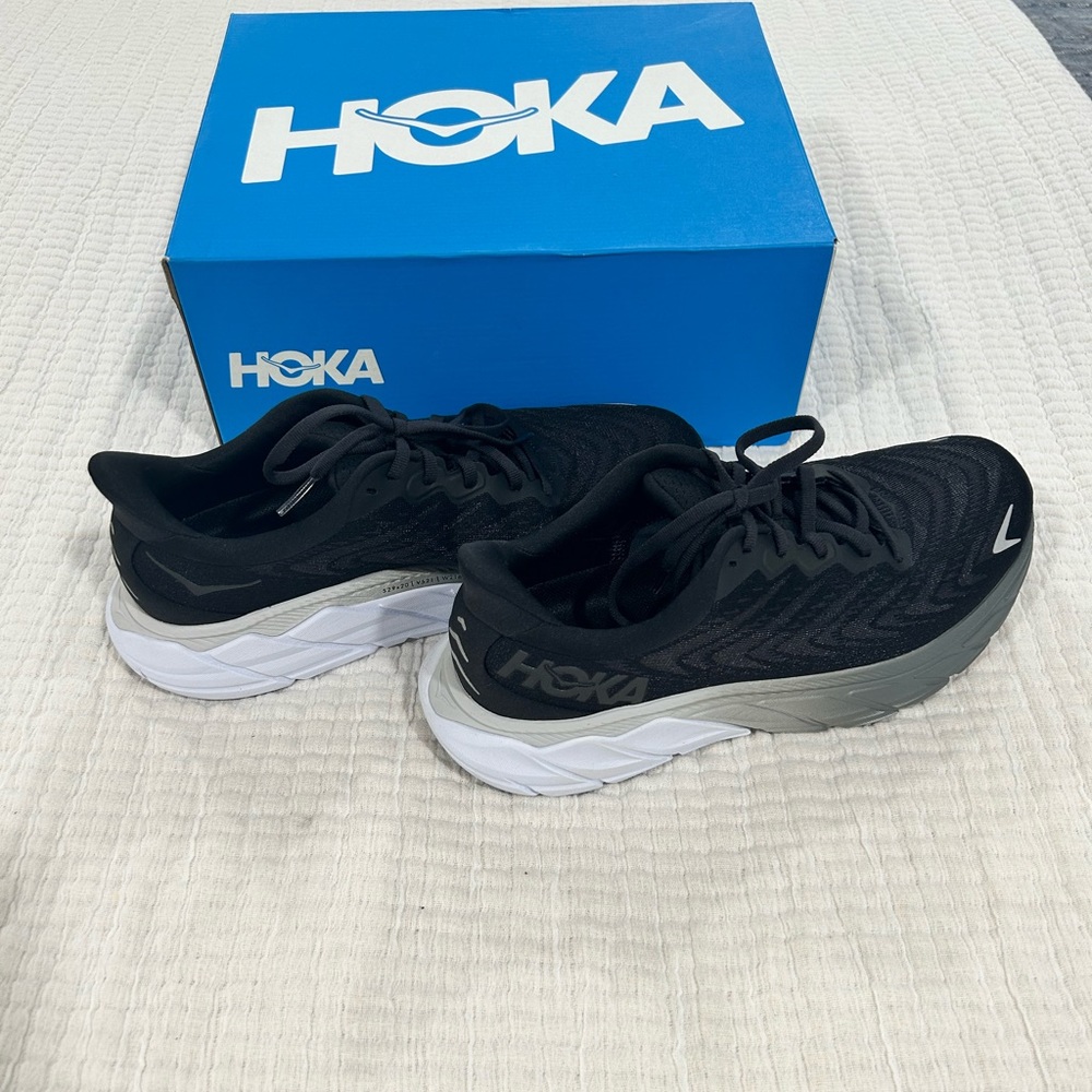 NEW Arahi 6 Hokas